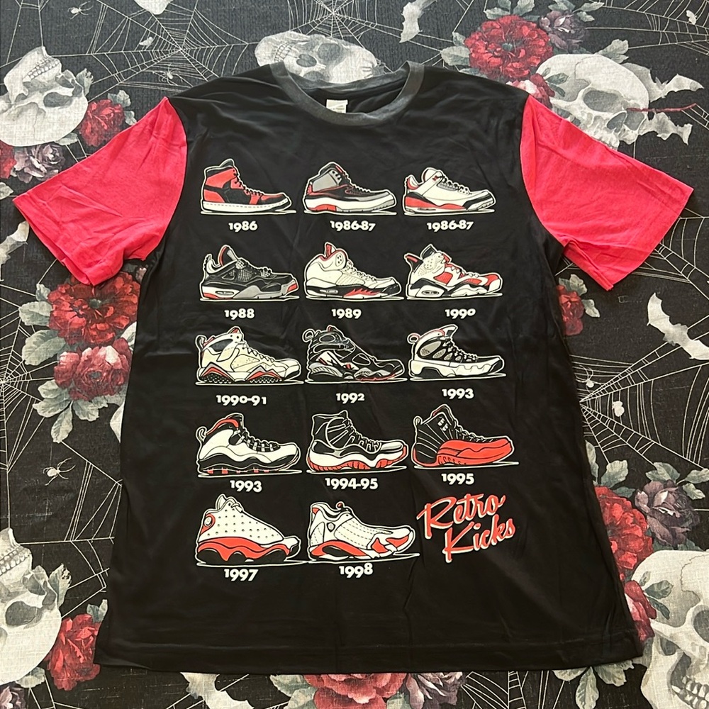 NWOT HISTORY OF NIKE AIR JORDAN RETRO KICKS UNBRANDED BLACK/RED TEE SHIRT SZ M